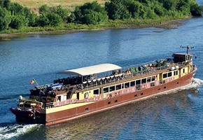 Top 8 Reasons to Try a Luxury Cruise